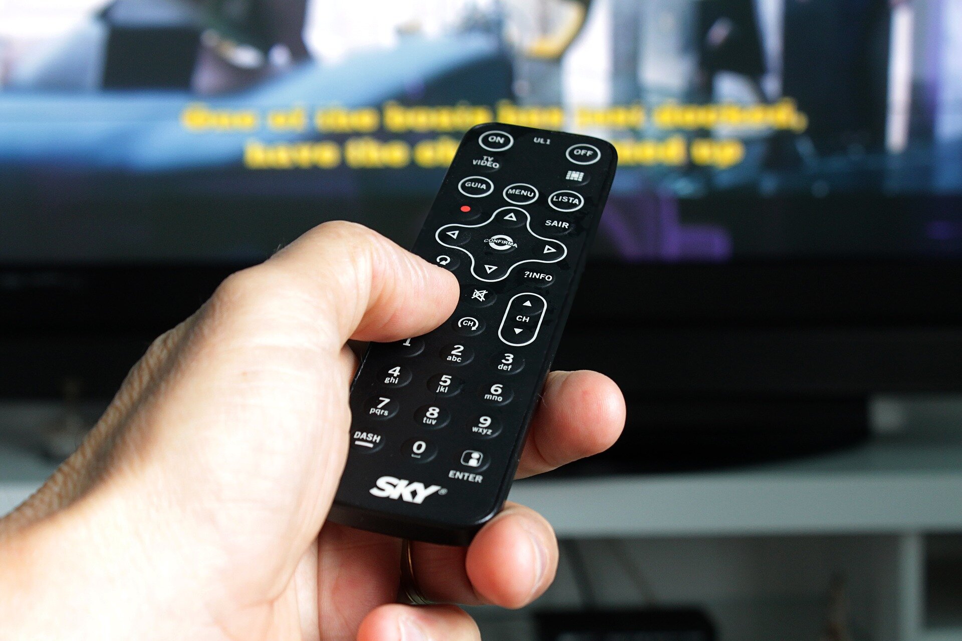 Телевизор не реагирует на пульт – что делать телевизор не реагирует на кнопки на панели и пульт